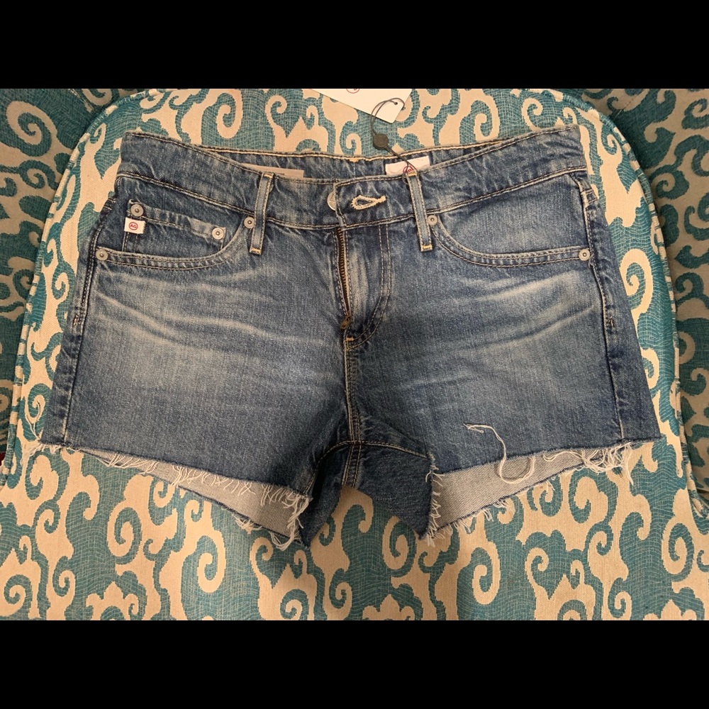 Super cute denim shorts NWT